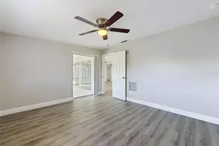 307 87th Ave NE, Saint Petersburg, FL 33702 - Photo 11