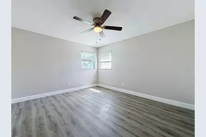 307 87th Avenue NE, Saint Petersburg, FL 33702 - Photo 15