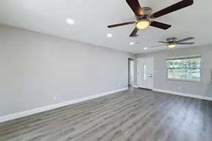 307 87th Ave NE, Saint Petersburg, FL 33702 - Photo 3