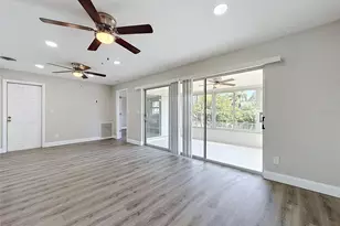 307 87th Ave NE, Saint Petersburg, FL 33702 - Photo 7