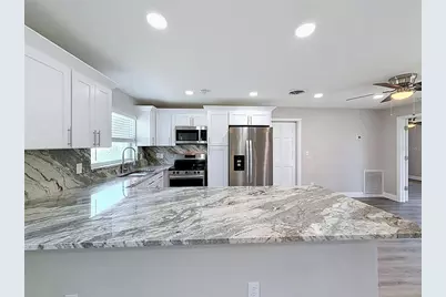 307 87th Avenue NE, Saint Petersburg, FL 33702 - Photo 9