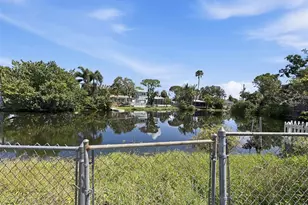 307 87th Ave NE, Saint Petersburg, FL 33702 - Photo 21