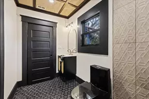 1618 12th St S, Saint Petersburg, FL 33705 - Photo 27