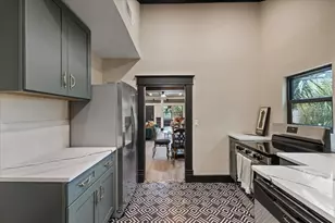 1618 12th St S, Saint Petersburg, FL 33705 - Photo 15