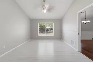 1512 Bay View St, Tarpon Springs, FL 34689 - Photo 29