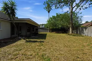 1512 Bay View St, Tarpon Springs, FL 34689 - Photo 5