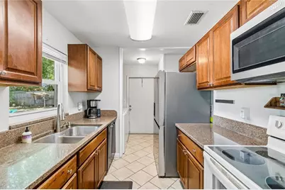 9473 Bayside Court, Spring Hill, FL 34608 - Photo 5