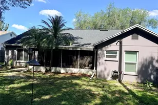 1808 Powder Ridge Dr, Valrico, FL 33594 - Photo 3