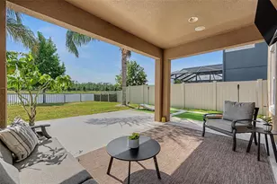 1763 Oak Hammock Ct, Lutz, FL 33558 - Photo 5