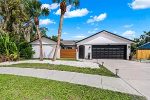 2911 Woodpine Ct, Sarasota, FL 34231 - Photo 1