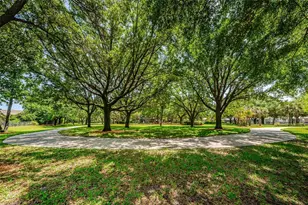 10643 Eveningwood Ct, Trinity, FL 34655 - Photo 63