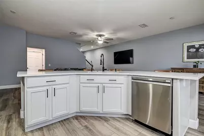 1426 Hillview Lane, Tarpon Springs, FL 34689 - Photo 11