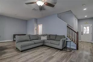 1426 Hillview Ln, Tarpon Springs, FL 34689 - Photo 7