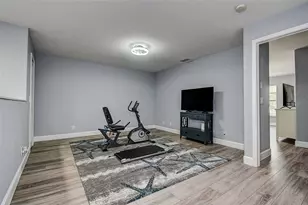 1426 Hillview Ln, Tarpon Springs, FL 34689 - Photo 21