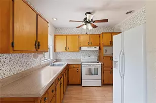 2221 Curtis Dr S, Clearwater, FL 33764 - Photo 15