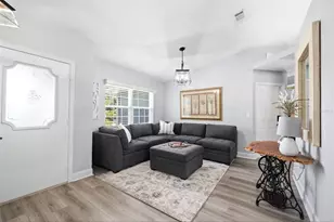 322 Hollow Oak Ct, Spring Hill, FL 34609 - Photo 9