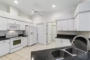 12200 Putter Green Ct, New Port Richey, FL 34654 - Photo 11