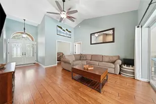 11109 Golden Eagle Ave, Weeki Wachee, FL 34613 - Photo 5