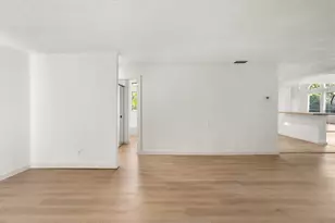 8725 Erie Ln, Parrish, FL 34219 - Photo 9