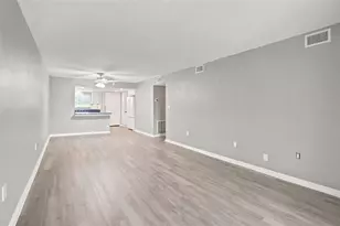 90 S Highland Ave, Tarpon Springs, FL 34689 - Photo 7