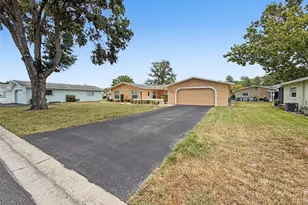 12024 Bayonet Ln, New Port Richey, FL 34654 - Photo 5