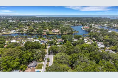 5651 Orange Grove Avenue, New Port Richey, FL 34652 - Photo 9