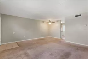 204 Pine Tulip Ct, Tampa, FL 33612 - Photo 3
