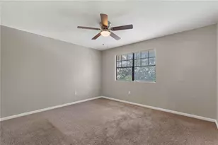 204 Pine Tulip Ct, Tampa, FL 33612 - Photo 5