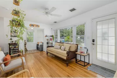 1005 15th Street N, Saint Petersburg, FL 33705 - Photo 3