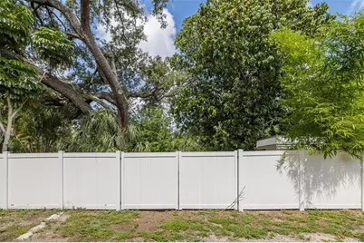 1005 15th Street N, Saint Petersburg, FL 33705 - Photo 31