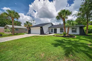 10221 Landmark Dr, Hudson, FL 34667 - Photo 3
