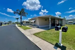 10818 Freedom Dr, Port Richey, FL 34668 - Photo 5