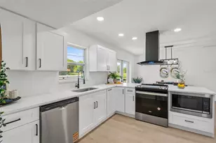 1801 Lakewood Dr S, Saint Petersburg, FL 33714 - Photo 17