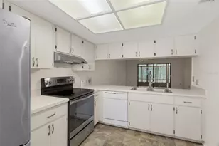 2102 Forester Way, Spring Hill, FL 34606 - Photo 9