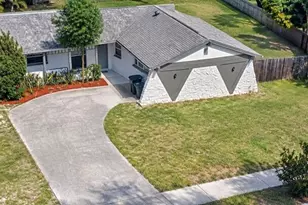 1019 Peninsula Rd, Tarpon Springs, FL 34689 - Photo 1