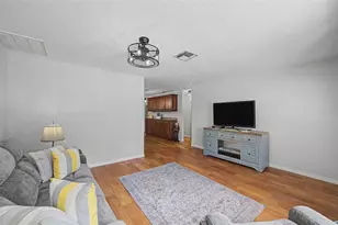 6325 SE Sarah Ln, New Port Richey, FL 34653 - Photo 7
