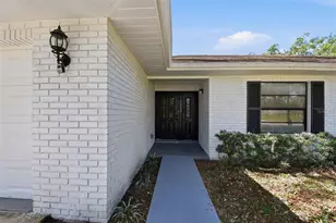 5305 E 127th Ave, Tampa, FL 33617 - Photo 3