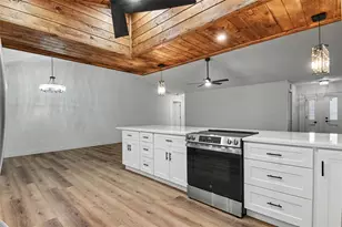 5305 E 127th Ave, Tampa, FL 33617 - Photo 11