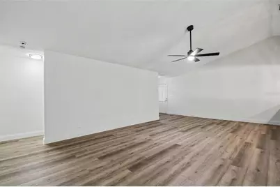 5305 E 127th Avenue, Tampa, FL 33617 - Photo 5