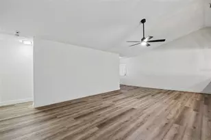 5305 E 127th Ave, Tampa, FL 33617 - Photo 5