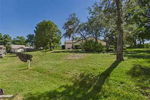 7511 Heather Walk Dr, Weeki Wachee, FL 34613 - Photo 5