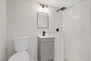 8211 Diagonal Rd N, Saint Petersburg, FL 33702 - Photo 15