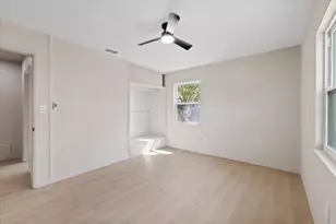 8211 Diagonal Rd N, Saint Petersburg, FL 33702 - Photo 19