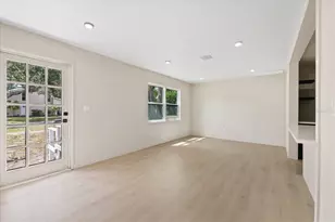 8211 Diagonal Rd N, Saint Petersburg, FL 33702 - Photo 17