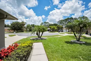 1253 Eveningside Ct, Trinity, FL 34655 - Photo 3