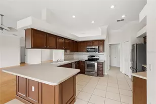 7154 Melogold Cir, Land O Lakes, FL 34637 - Photo 15