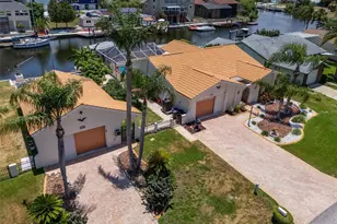 15602 Century Dr, Hudson, FL 34667 - Photo 3
