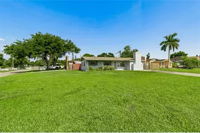 8900 59th Way, Pinellas Park, FL 33782 - Photo 3