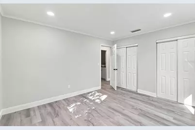 7178 Holiday Drive, Spring Hill, FL 34606 - Photo 15
