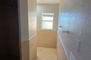6807 E North Bay St, Tampa, FL 33610 - Photo 23